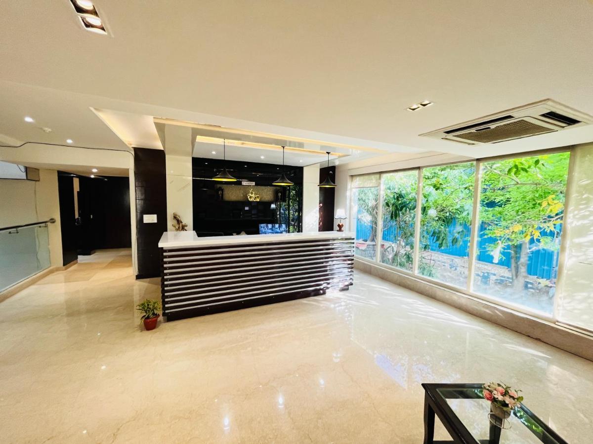 Hotel Aura Ip Grand Karkardooma Metro Station New Delhi Couple Friendly Dış mekan fotoğraf