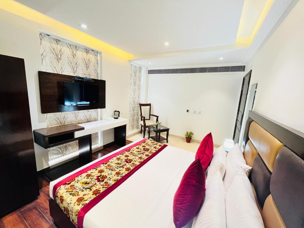 Hotel Aura Ip Grand Karkardooma Metro Station New Delhi Couple Friendly Dış mekan fotoğraf