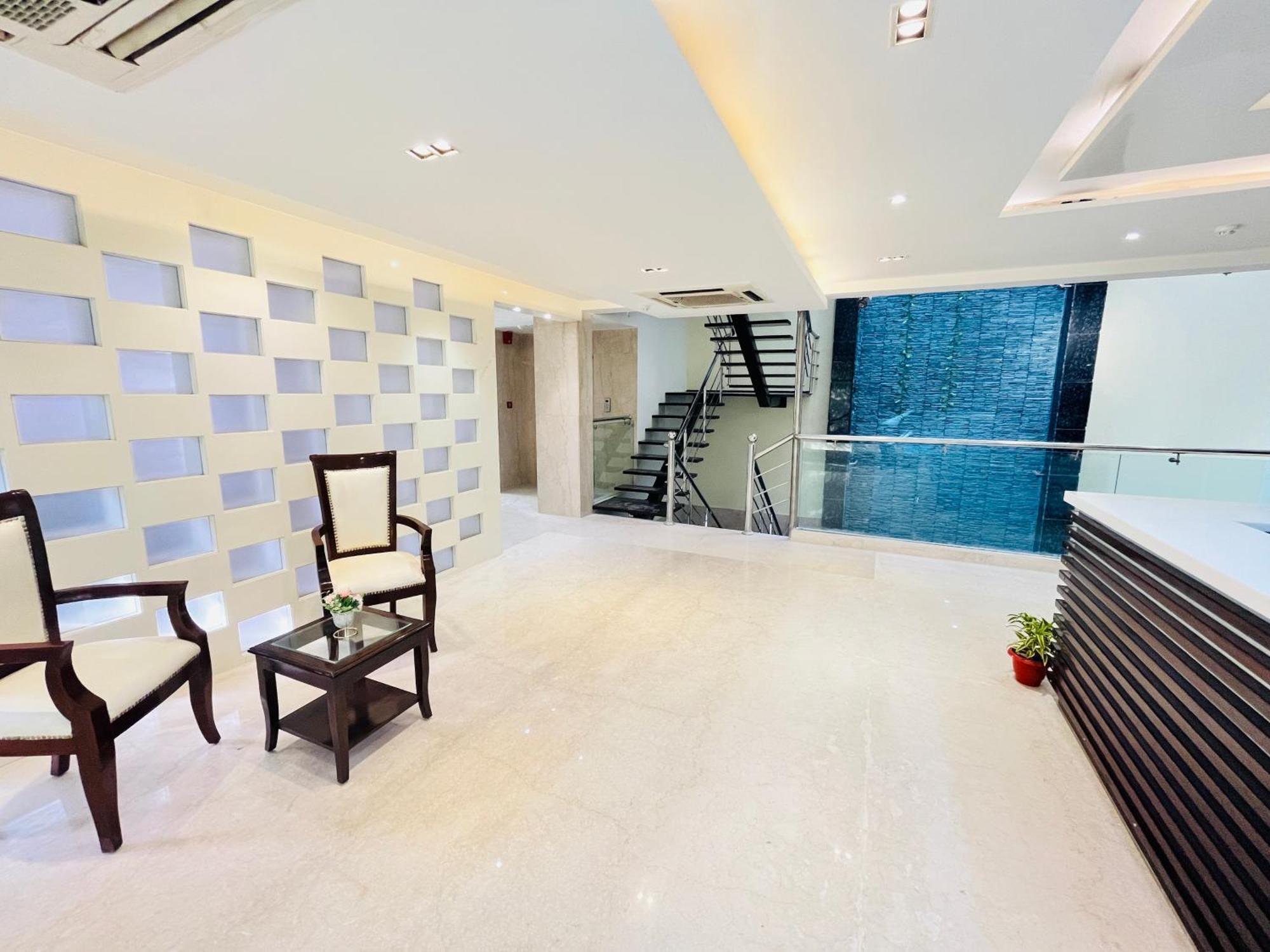 Hotel Aura Ip Grand Karkardooma Metro Station New Delhi Couple Friendly Dış mekan fotoğraf