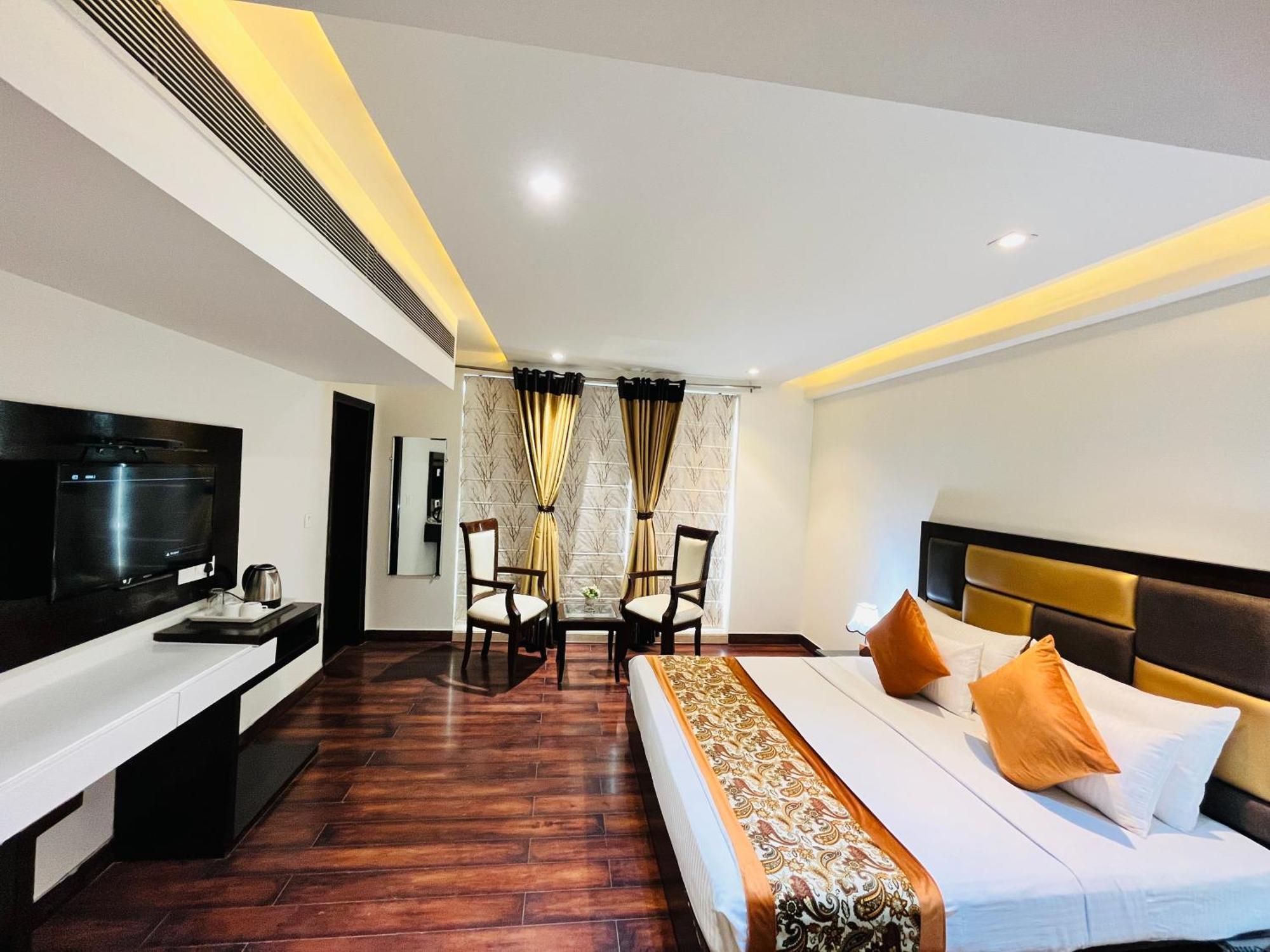 Hotel Aura Ip Grand Karkardooma Metro Station New Delhi Couple Friendly Dış mekan fotoğraf